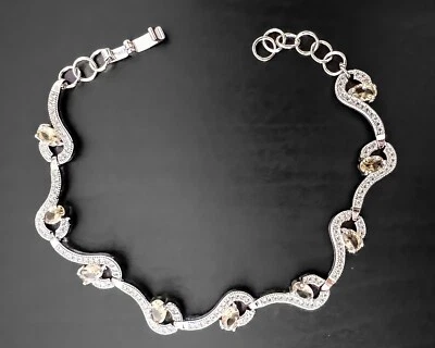 Elegante brazalete de tenis con placa de plata esterlina de topacio ahumado creado en laboratorio ondulado con remolino ondulado Foto 1 de 4