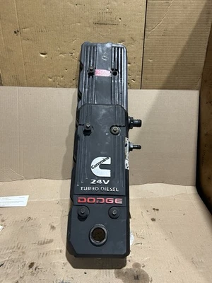 Dodge Ram 2500 3500 2006 2007 fabricante de equipos originales conjunto de cubierta de válvula Cummins 5,9 L 4931453 Foto 1 de 4