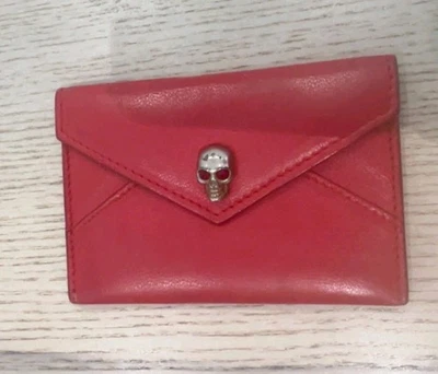 Бумажник Alexander McQueen ДЕРЖАТЕЛЬ ДЛЯ КАРТ красный кожаный с черепом - Изображение 1 из 4