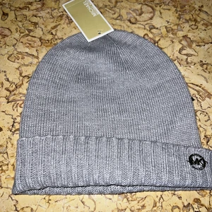 NEU MICHAEL KORS DAMEN STRICKMÜTZE MIT BÜNDCHEN GRAU EINHEITSGRÖSSE NEU MIT ETIKETT - Bild 1 von 7