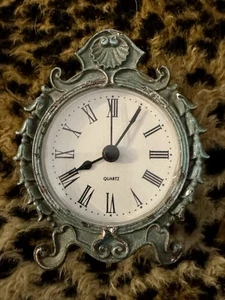 Vintage - Small Victorian Style Decorative Quartz Clock - Picture 1 of 4
