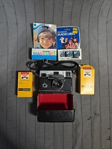 Vintage Kodak Instamatic 814 126 mm Film Camera W/ Film And Flash Bulbs - Picture 1 of 7