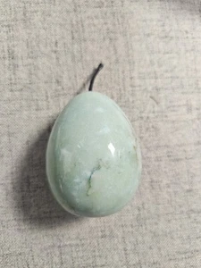 Vintage Polished Alabaster/Onyx Marble Stone Paperweight Fruit - Green Pear - Picture 1 of 2