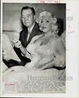 1957 Press Photo Mae West And Attorney Edward Conroy Confer In Los Angeles.