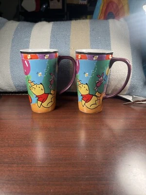Taza de café con leche alta Walt Disney Store Winnie The Pooh Tigger Piglet Bees 2 Foto 1 de 4