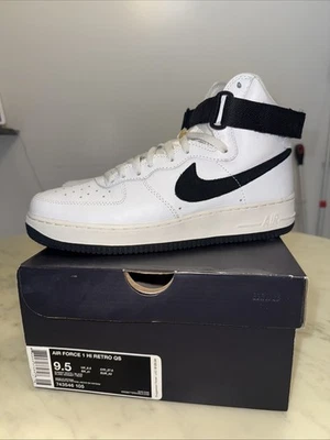 Nike Air Force 1 Retro QS High bianco/nero taglia 9,5 - Immagine 1 di 4