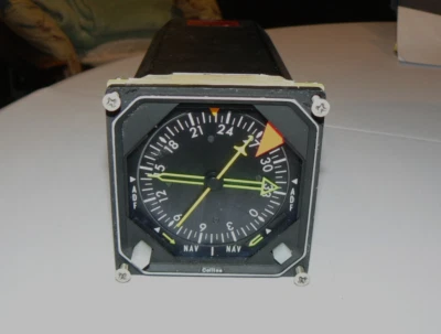 Collins Radio Mag Ind. Etiqueta amarilla y garantía RMI-30 P/N 622-4938-007 Foto 1 de 4