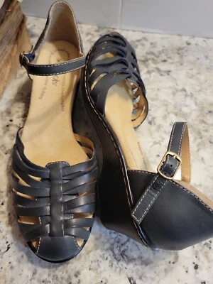 Softspots  Blue Ankle Strap Leather Women Sandals Size 9.5N  new - Image 1 of 4