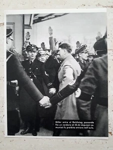 Ritaglio Giornale Hitler entra al Reichstag fu proibito entrare nell'aula - Picture 1 of 1
