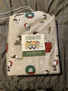 Berkshire Peanuts Snoopy Christmas King Sheet Set Woodstock Wreath Gray Red New - Picture 1 of 9