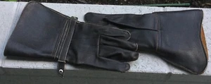 WW2 AUSTRALIAN RAAF LEATHER GAUNTLETS - Picture 1 of 7
