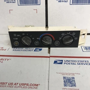 1996-1998 Chevrolet Silverado Yukon Tahoe Heater Climate Control OEM - Picture 1 of 5