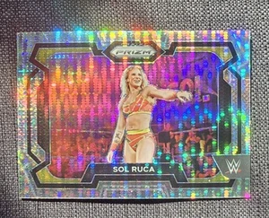 WWE PANINI PRIZM 2024 SOL RUCA PULSAR PRIZM /499 - Bild 1 von 1