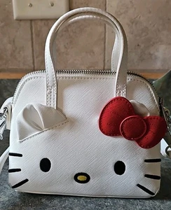 Hello Kitty Loungefly kleine 7,5" x 6" Tasche - Bild 1 von 5