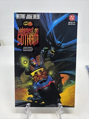 Batman - Judge Dredd: Judgment on Gotham por Alan Grant y John Wagner Foto 1 de 2