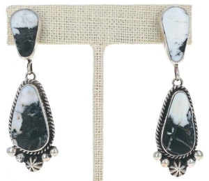 Natural White Buffalo Earrings By Navajo Artist Linda Yazzie - Picture 1 of 2