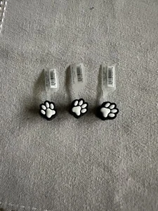 NUEVO CON ETIQUETAS Blanco 3 Piezas Auténticos Jibbitz Pata de Gato Impresiones Zapatos Dijes - Imagen 1 de 1