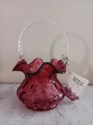 Fenton Cranberry Münzpunkt Optik Korb mit gedrehtem Griff - Bild 1 von 4