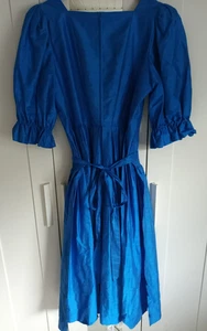 Dirndl Isola Gr. 48 blau mit weißem Unterrock - Bild 1 von 6