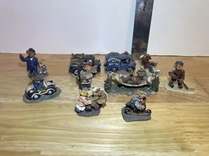 Lot 10 Boyds Town Village Zubehör Fahrzeuge Miniatur Mini Figuren Konvolut - Bild 1 von 13