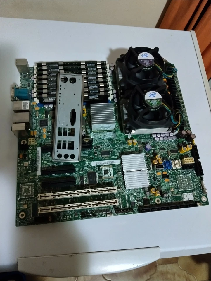 CPU xeon e5450 X2 + Scheda Madre + 32 GB RAM - Immagine 1 di 1