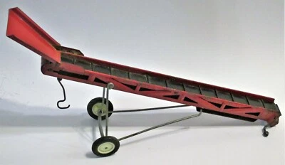 Elevador transportador de cinta de heno de grano de juguete de acero prensado escala 1/16 Ertl de colección Foto 1 de 4