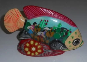 HAND PAINTED CERAMIC FISH FIGURINE (7" L x 4.5" H) - EXCELLENT - Picture 1 of 3
