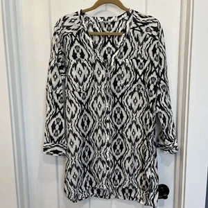 Athleta Printed Kaftan Shirt Black White Ikat Long Sleeve Button Up Size Medium - Picture 1 of 10