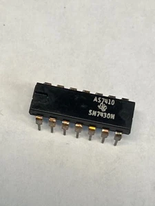 5Piece Original Texas Int. SN7430N 7430 7430  14P DIP IC New Old Stock USA - Bild 1 von 1