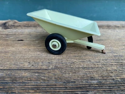 Vintage Lawn Cart Trailer for ERTL Cub Cadet Lawn Mower Tractor Scale Model - Image 1 of 4