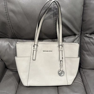 Michael Kors Tasche Charlotte Large Saffiano Leather Top-Zip - Bild 1 von 6