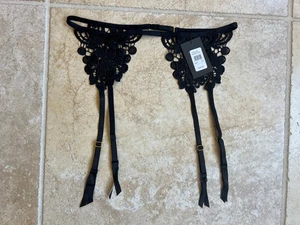 FREDERICKS OF HOLLYWOOD black lace garter belt size S/M - Picture 1 of 4