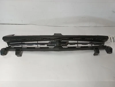 Parrilla delantera de Chevrolet Camaro RS 2018 convertible 11728495 Foto 1 de 4