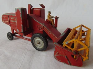 Lesney Matchbox M5 - 1 Massey Ferguson 780 Combine Harvester Silver Front Wheels - Picture 1 of 7