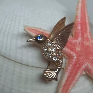 01K20 JOLIE BROCHE FEMME COLIBRI STRASS SIGNE MOVITEX - Picture 1 of 3