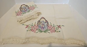 Vintage Embroidered Madonna With Child Pillow Case Set - Picture 1 of 1