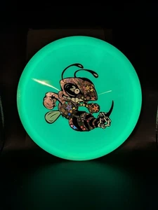 Discraft 20th Anniversary Glo Buzzz - Picture 1 of 3