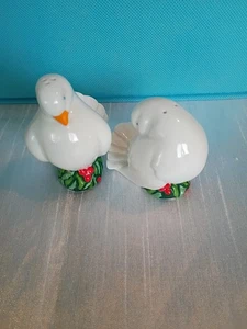 Weihnachten weiße Turteltauben Porzellan Streuer von Avon von 1993 - hübsch! - Bild 1 von 4
