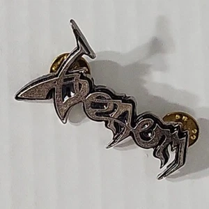 VENOM Band Logo PIN BADGE - Picture 1 of 6