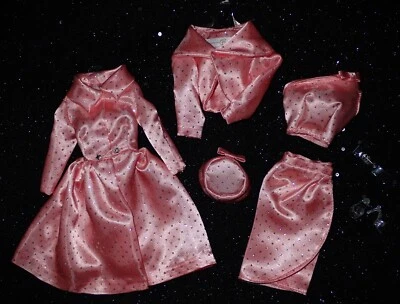 Barbie Rosa Brillante Reproducción Completa Moda y Tacones Brillo! Nuevo Foto 1 de 4