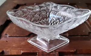 Diamond Shaped bowl, EAPG clear pressed glass pineapple floral pattern - Picture 1 of 4