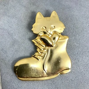 Gold Tone Puss in Boots Kitty Cat Brooch - Picture 1 of 4