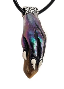 Colgante mano de bruja con piedra energética ojo de tigre hecho a mano - Imagen 1 de 3