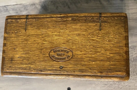 BEAUTIFUL CA 1889 SINGER SEWING DOVETAILED OAK & FELT PUZZLE BOX - PATENT DATED Cover