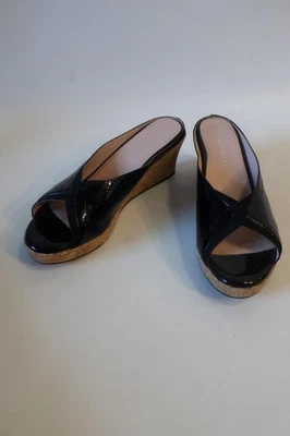 Mujer Taryn Rose Selinda Negro Charol Punta abierta Corcho Cuña Tacón Mula 9.5 Foto 1 de 4