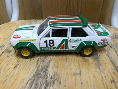 Bburago Burago Fiat 131 Abarth Alitalia 1/24 - Immagine 1 di 4