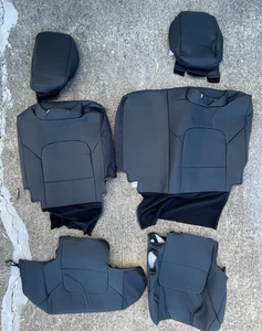 Coverking CSCQ1IN9747 - Fundas de asiento personalizadas negras de cuero sintético premium tercera fila - Imagen 1 de 11