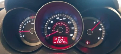 Grupo medidor velocímetro Forte OE 2011-2012 126 k millas Kia Foto 1 de 4