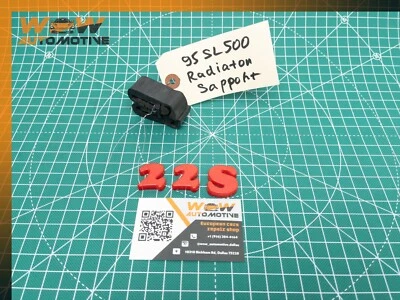 90-02 MERCEDES-BENZ R129 SL320 CONJUNTO DE PAR DE ISOLADORES SUPERIORES DE RADIADOR FABRICANTE DE EQUIPAMENTO ORIGINAL - Imagem 1 de 4