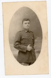 Carte PHOTO Photographie, un militaire en uniforme Marine insigne ancre - Picture 1 of 2